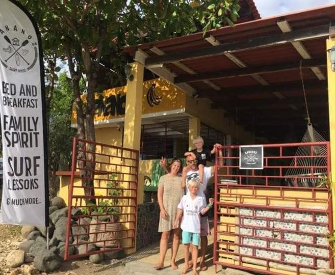 مبيت وإفطار Transito Bananoz Surfhouse المظهر الخارجي الصورة